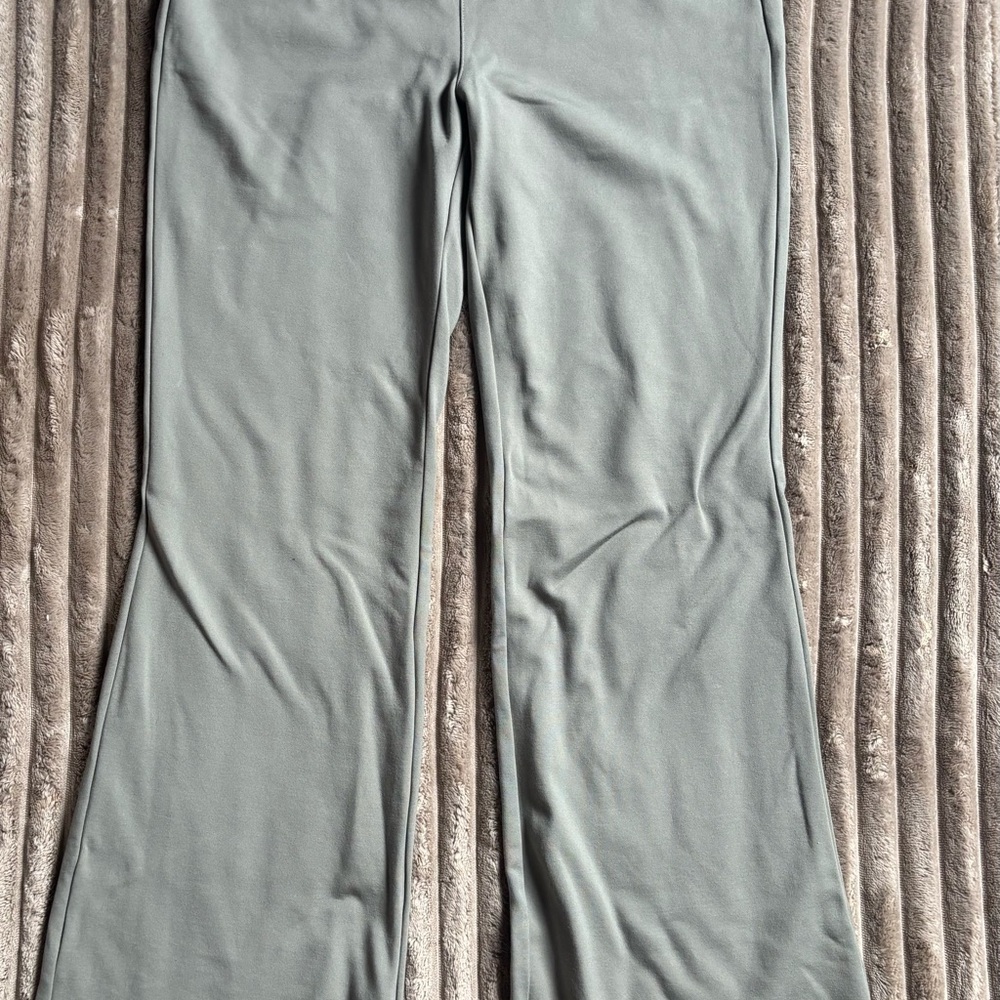 HALARA Sage Green Apparel